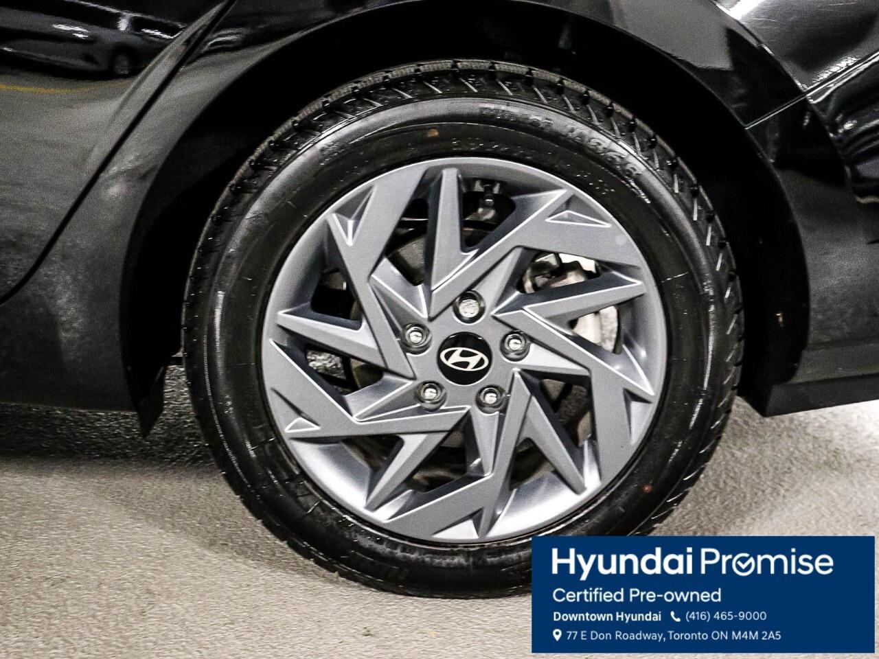 2024 Hyundai Elantra Preferred IVT Photo