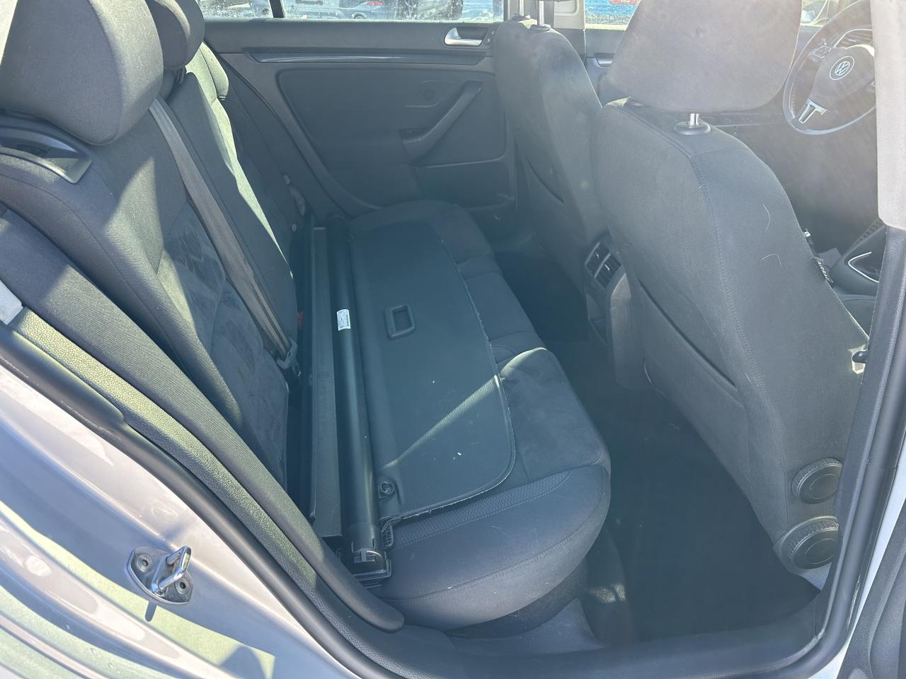 2013 Volkswagen Golf Wagon 2.5L Photo