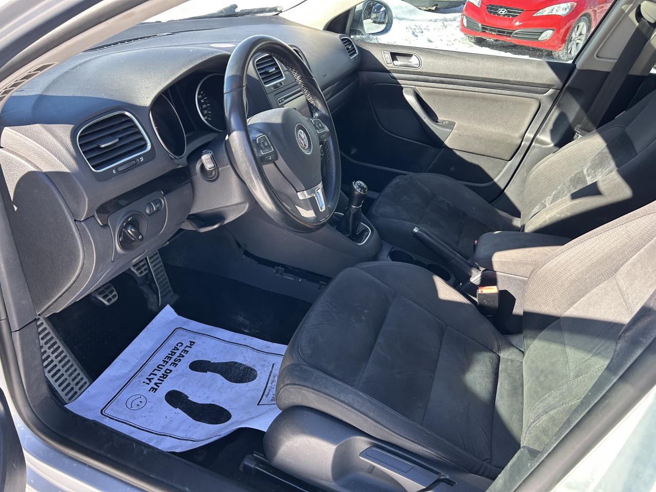 2013 Volkswagen Golf Wagon 2.5L Photo