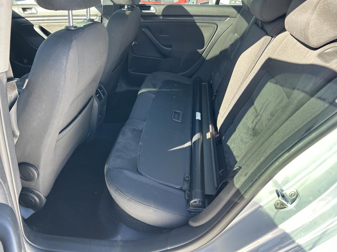 2013 Volkswagen Golf Wagon 2.5L Photo