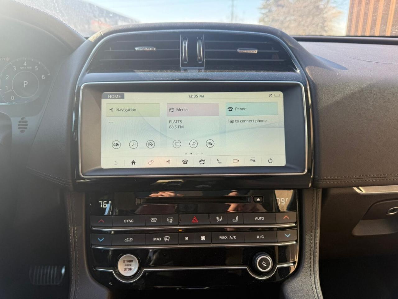 2019 Jaguar F-PACE 25T Prestige/ Clean Carfax/ Panoroof/NAVI/Leather/ Photo