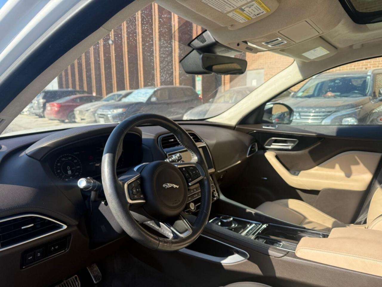 2019 Jaguar F-PACE 25T Prestige/ Clean Carfax/ Panoroof/NAVI/Leather/ Photo