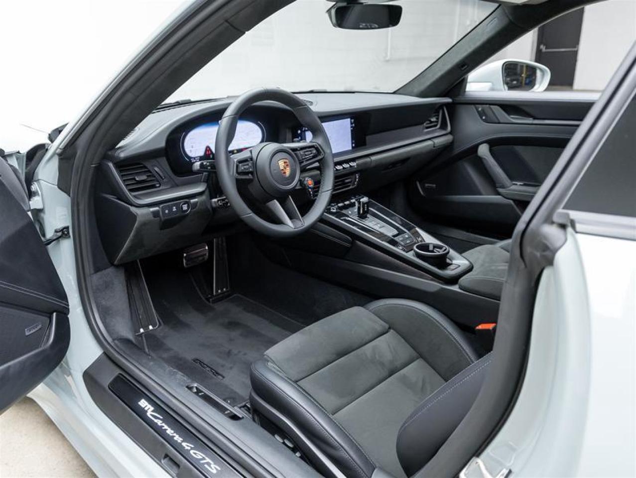 2025 Porsche 911  Photo