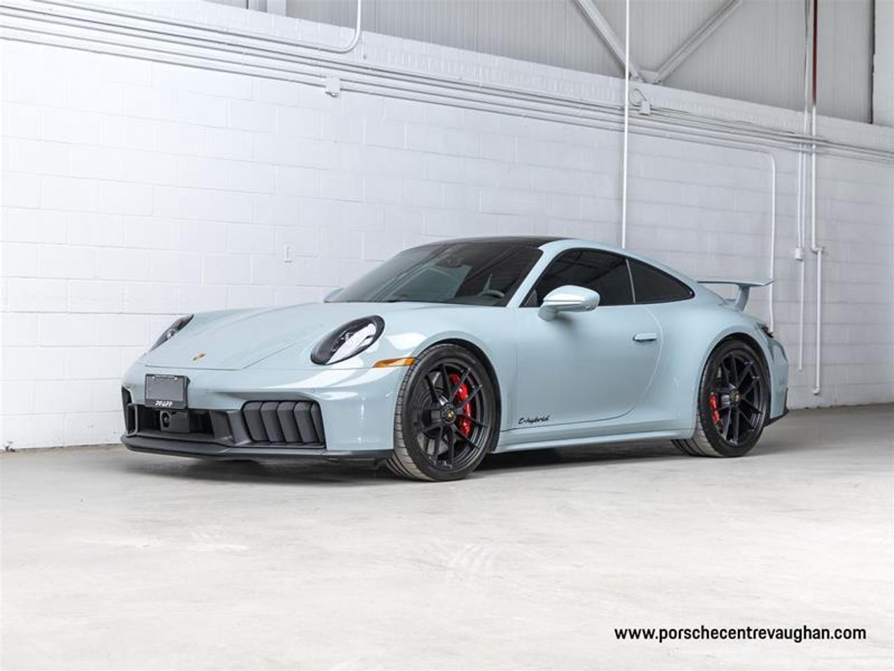 2025 Porsche 911  Photo0