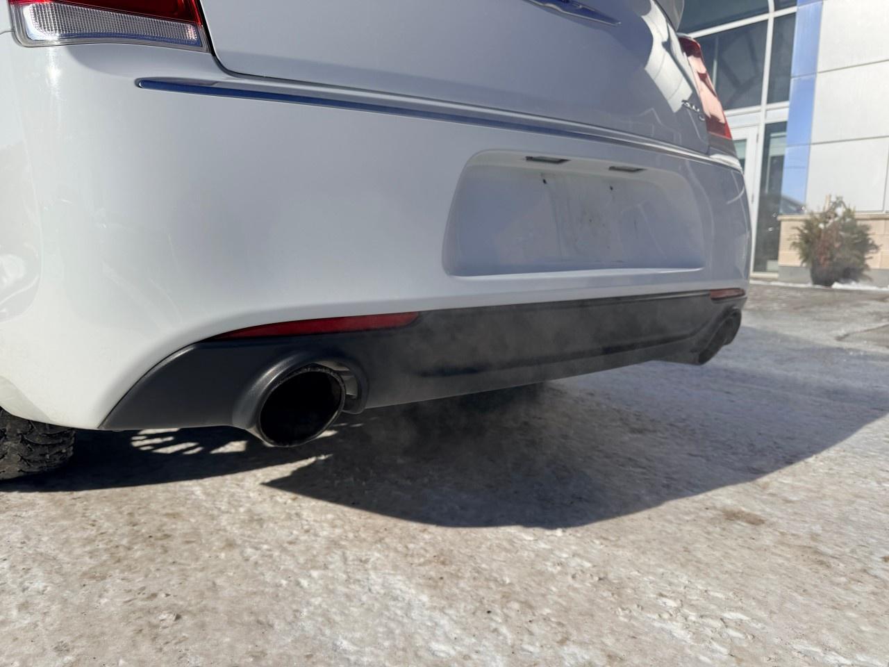 2017 Chrysler 300 4dr Sdn 300C Platinum RWD Photo