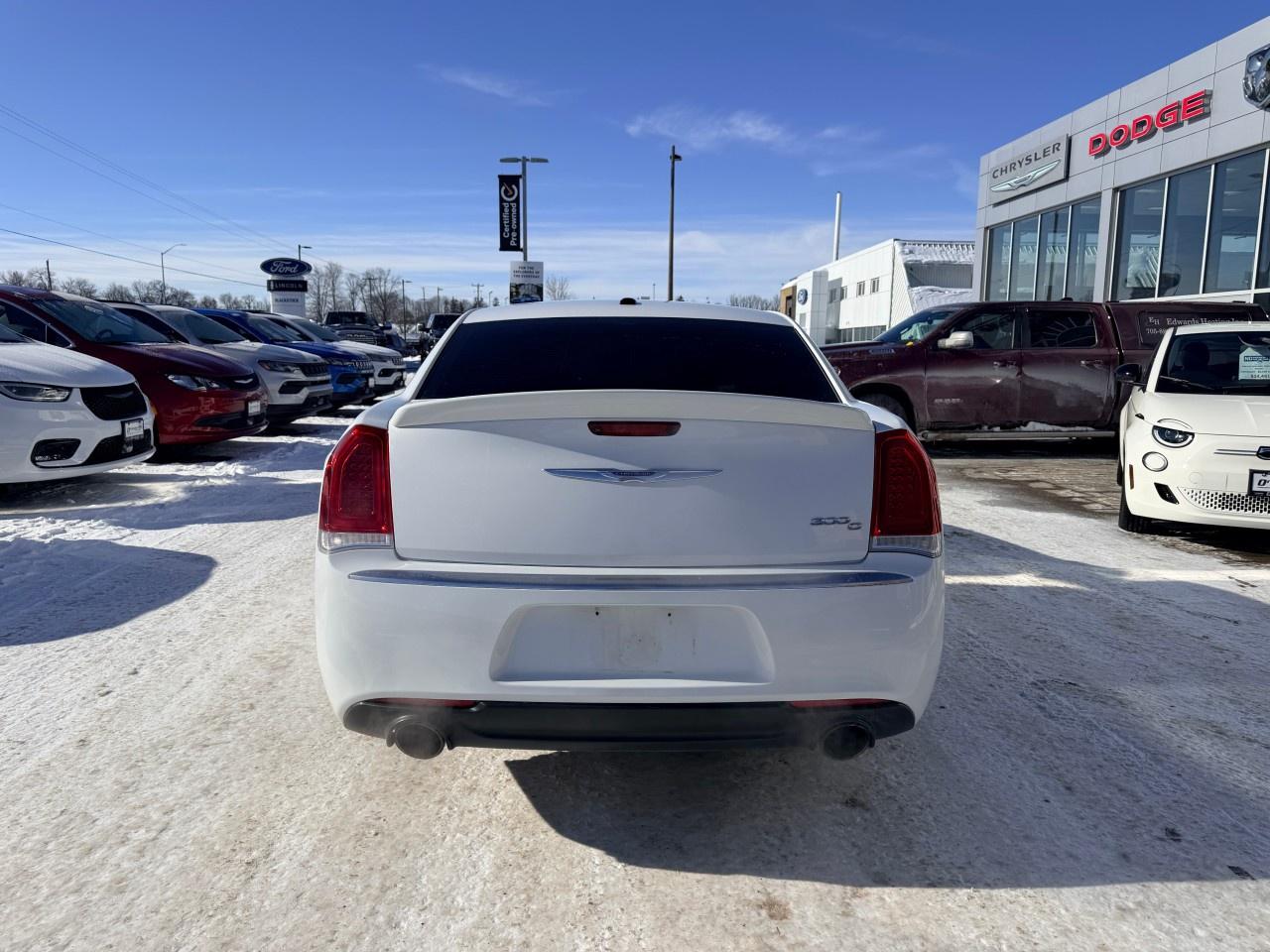 2017 Chrysler 300 4dr Sdn 300C Platinum RWD Photo