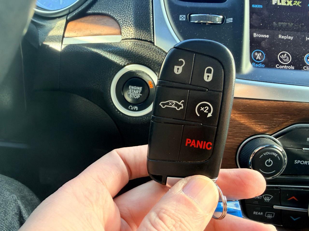 2017 Chrysler 300 4dr Sdn 300C Platinum RWD Photo