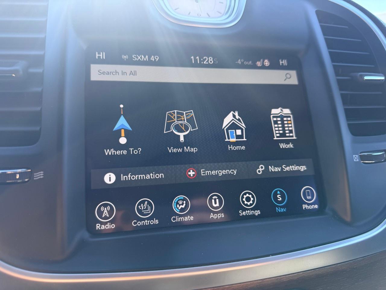 2017 Chrysler 300 4dr Sdn 300C Platinum RWD Photo