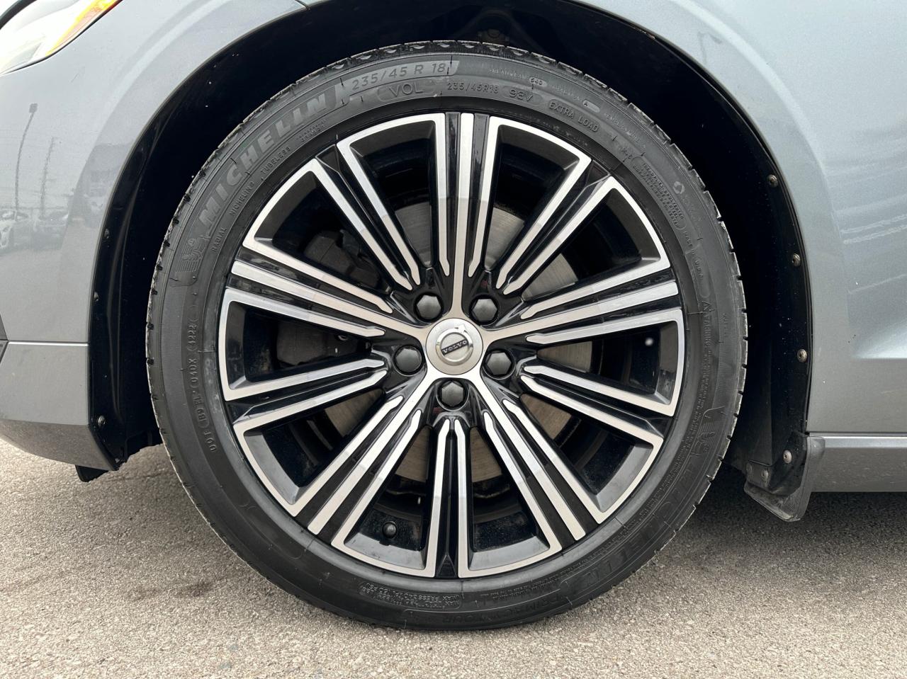 2020 Volvo S60 T6 AWD Inscription  ACCIDENT FREE CERTIFIED MINT Photo