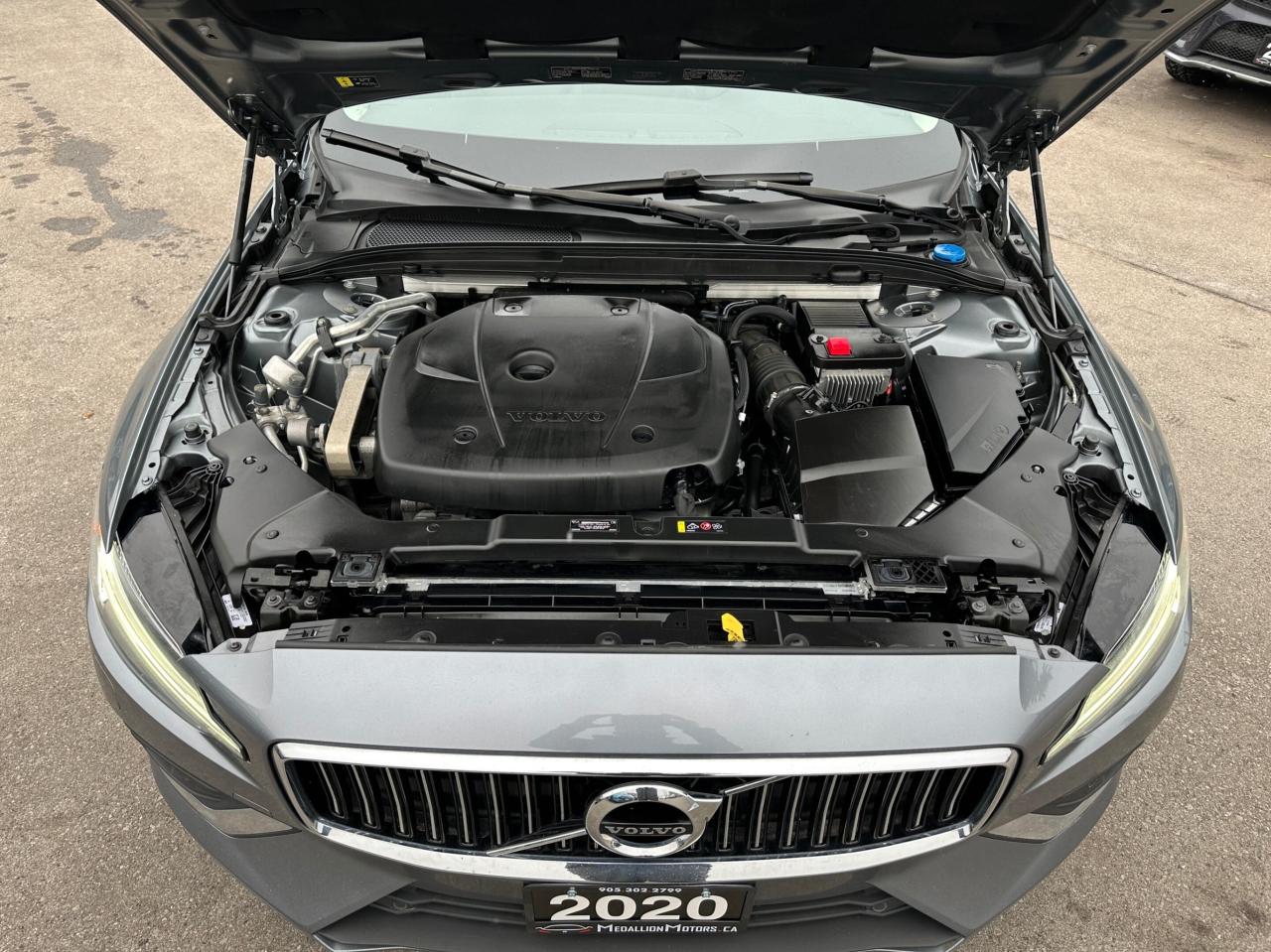 2020 Volvo S60 T6 AWD Inscription  ACCIDENT FREE CERTIFIED MINT Photo