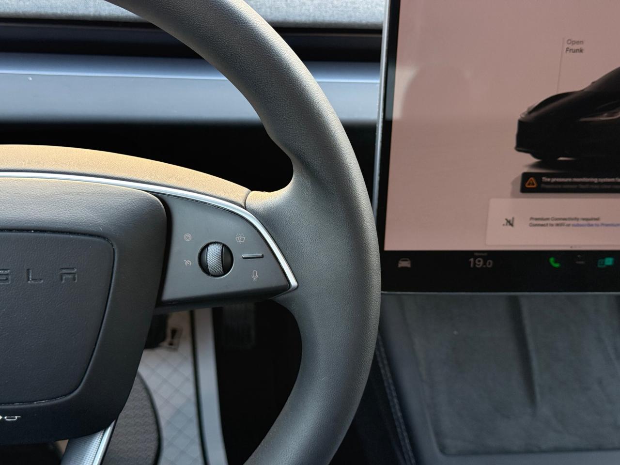 2024 Tesla Model 3 STANDARD RANGE PLUS   NO ACCIDENT   ONE OWNER Photo