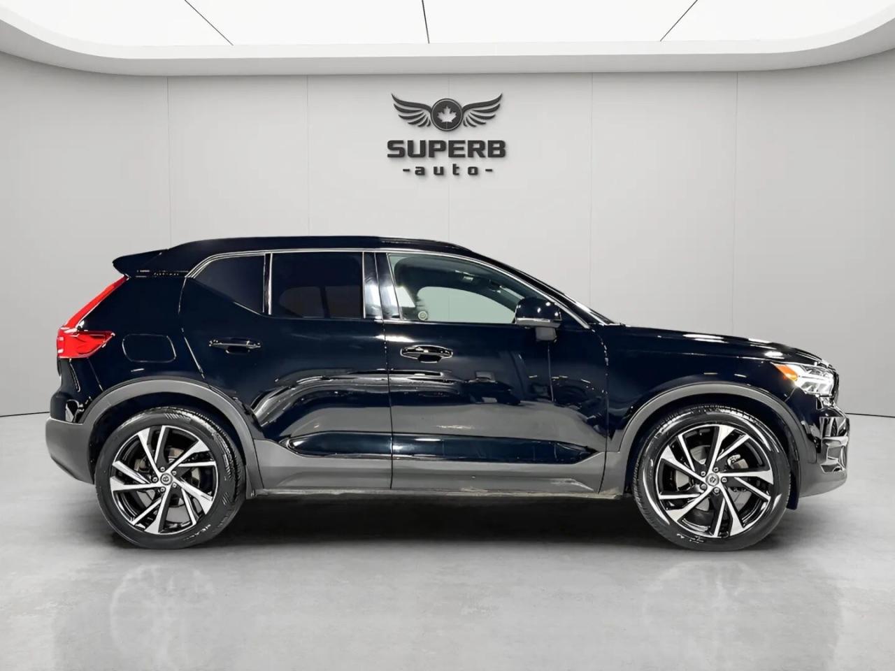 2020 Volvo XC40 R-DESIGN   T5   AWD   SUNROOF   HEATED SEATS Photo