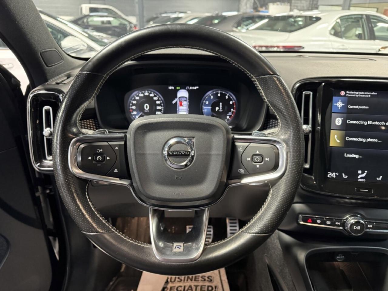 2020 Volvo XC40 R-DESIGN   T5   AWD   SUNROOF   HEATED SEATS Photo