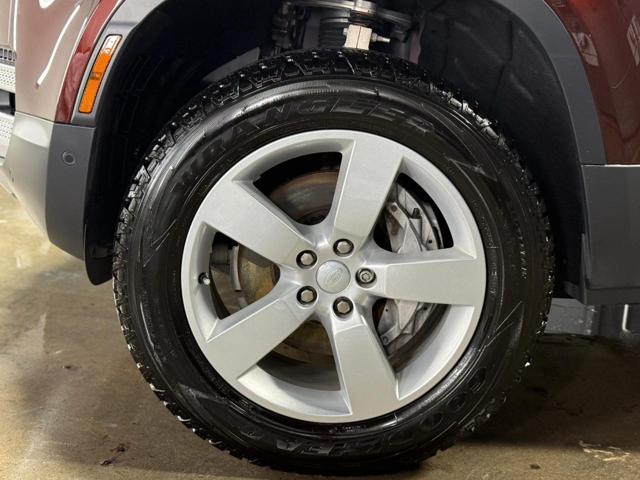 2023 Land Rover Defender 130 FIRST EDITION   AWD   ONE OWNER   NO ACCIDENT Photo