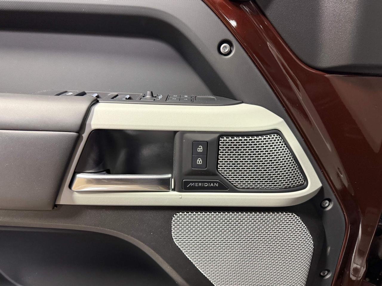 2023 Land Rover Defender 130 FIRST EDITION   AWD   ONE OWNER   NO ACCIDENT Photo