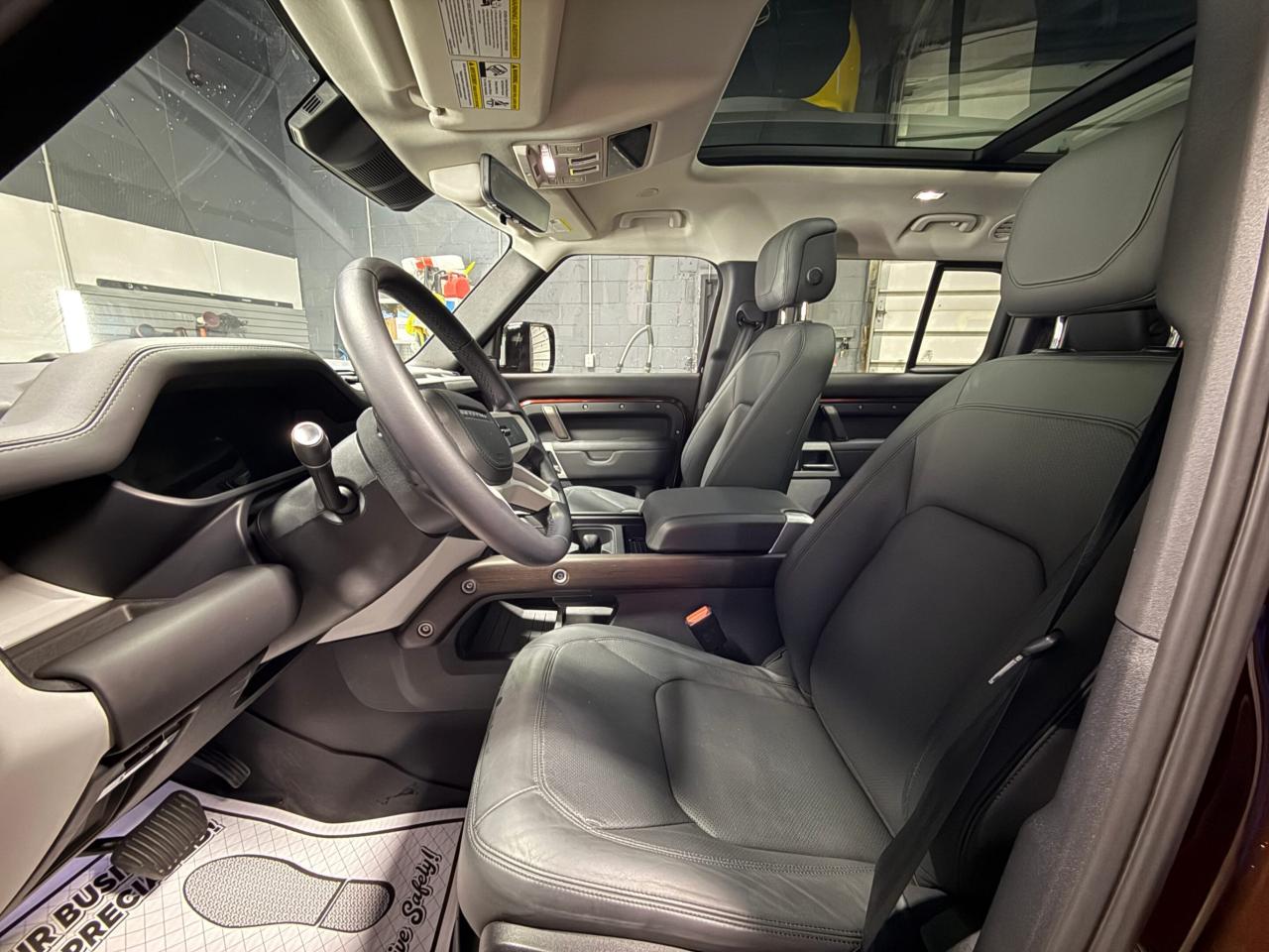 2023 Land Rover Defender 130 FIRST EDITION   AWD   ONE OWNER   NO ACCIDENT Photo