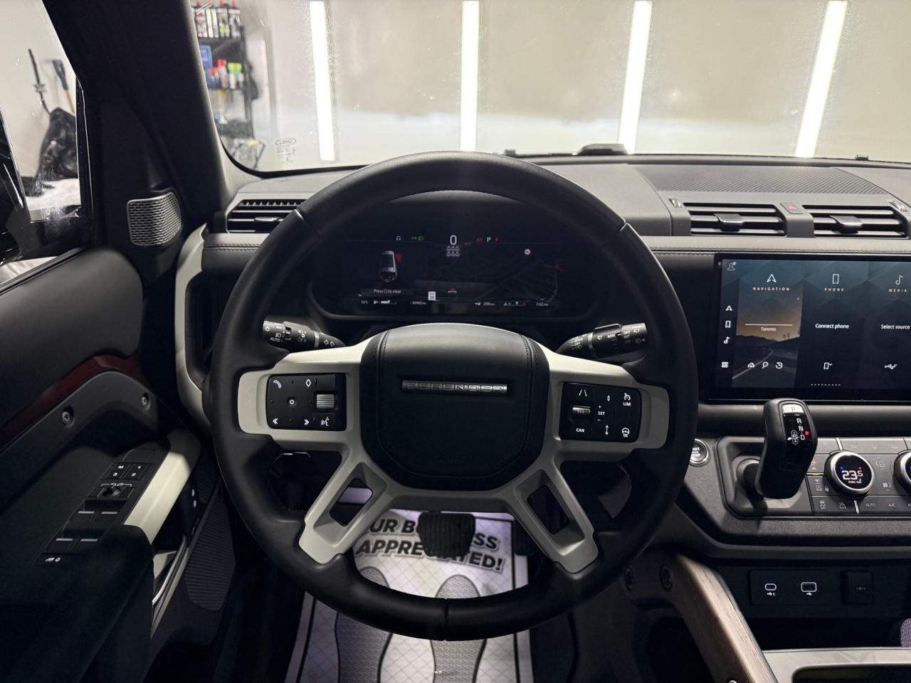 2023 Land Rover Defender 130 FIRST EDITION   AWD   ONE OWNER   NO ACCIDENT Photo