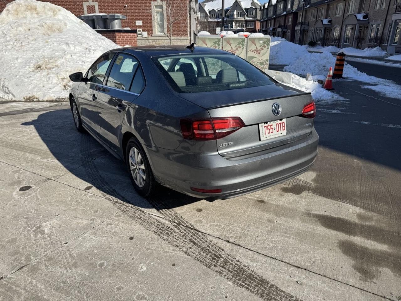 2016 Volkswagen Jetta 4dr DSG Hybrid SEL Premium Photo