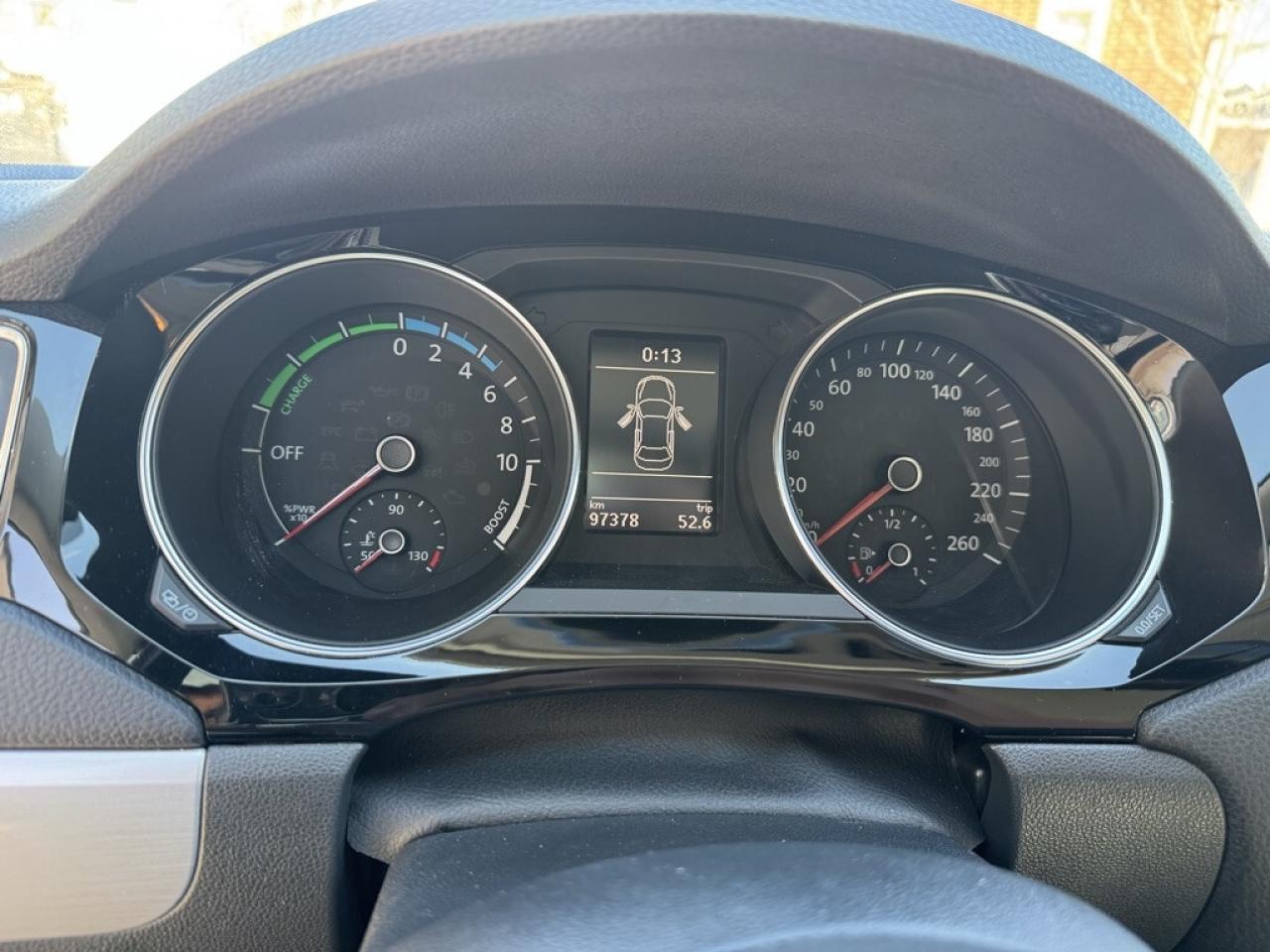 2016 Volkswagen Jetta 4dr DSG Hybrid SEL Premium Photo