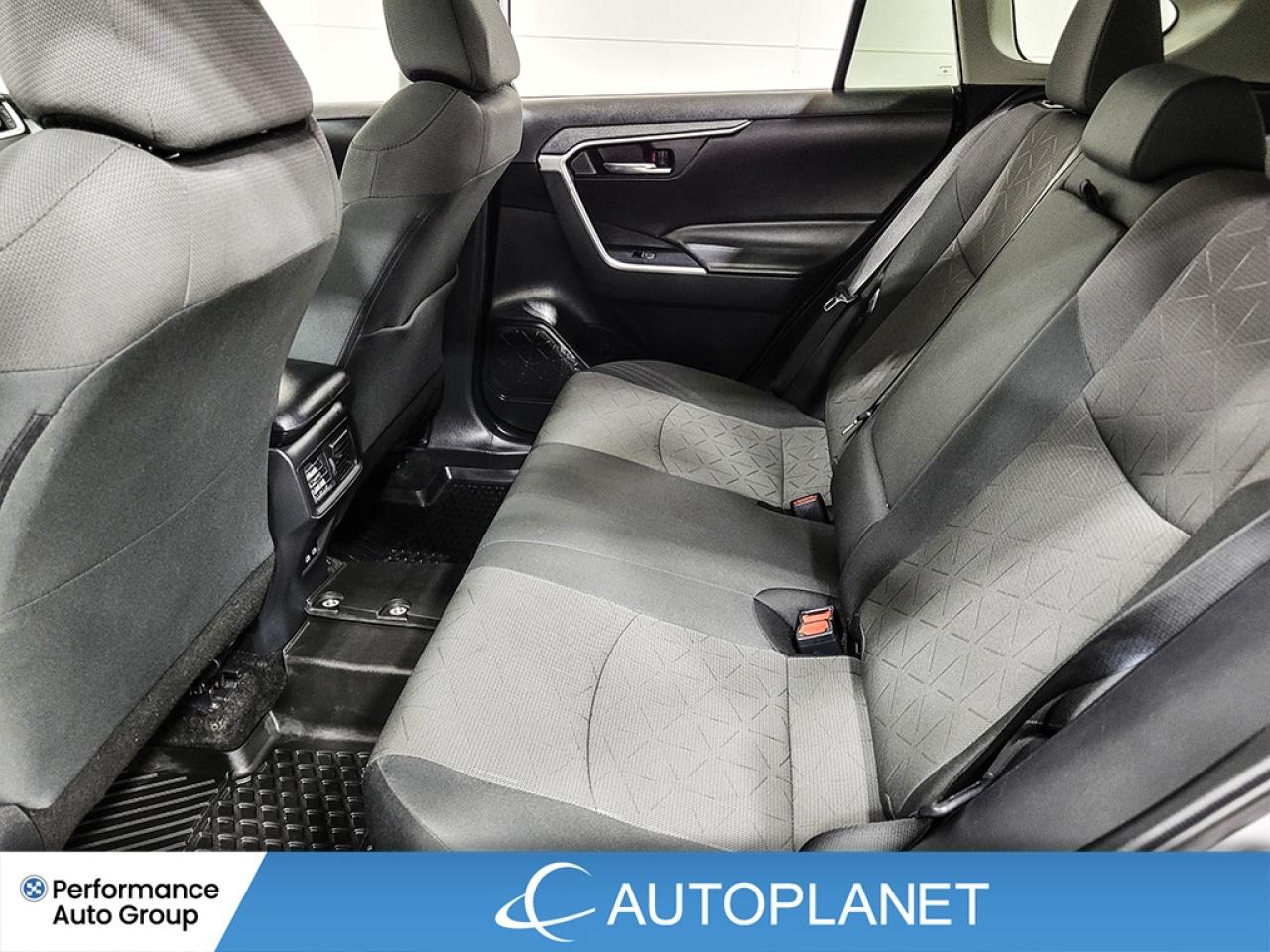 2024 Toyota RAV4 XLE AWD, Sunroof, Heated Seats,New Brakes & Tires! Photo