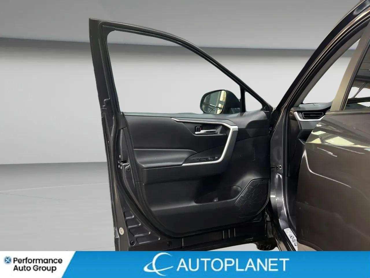 2024 Toyota RAV4 XLE AWD, Heated Seats, Sunroof, NEW BRAKES & TIRES Photo