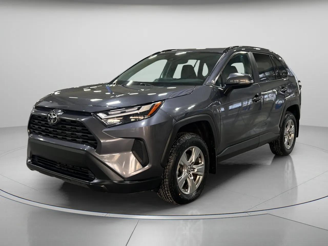 2024 Toyota RAV4 XLE AWD, Heated Seats, Sunroof, NEW BRAKES & TIRES Photo