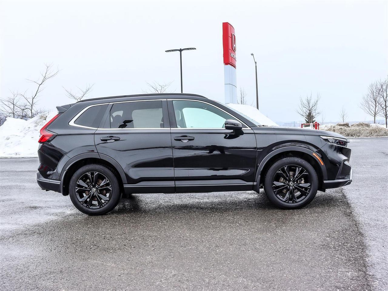 2024 Honda CR-V Hybrid Touring 4dr All-Wheel Drive Photo2
