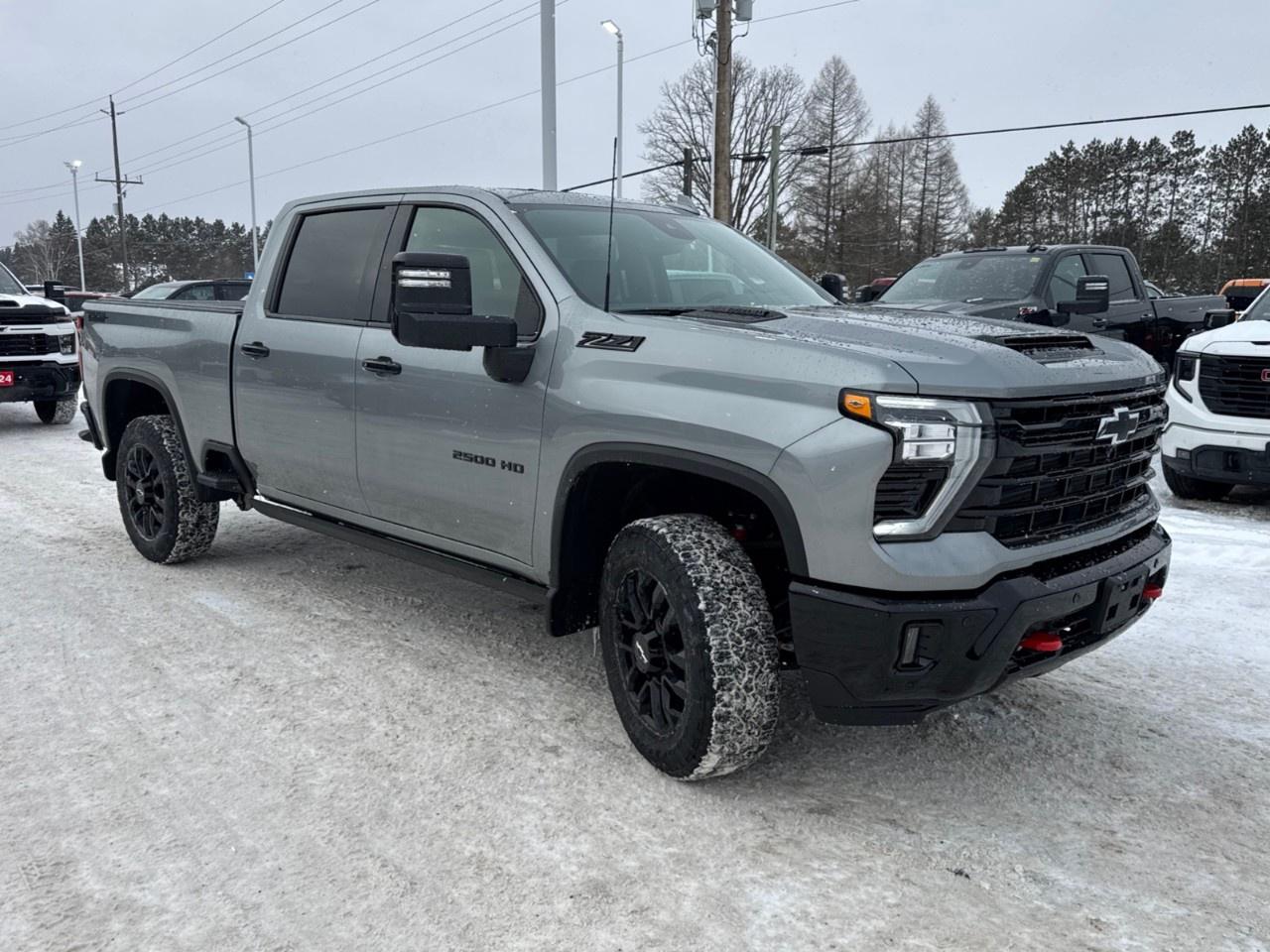 2026 Chevrolet SILVERADO 2500HD 4WD Crew Cab Standard Box LTZ Photo2