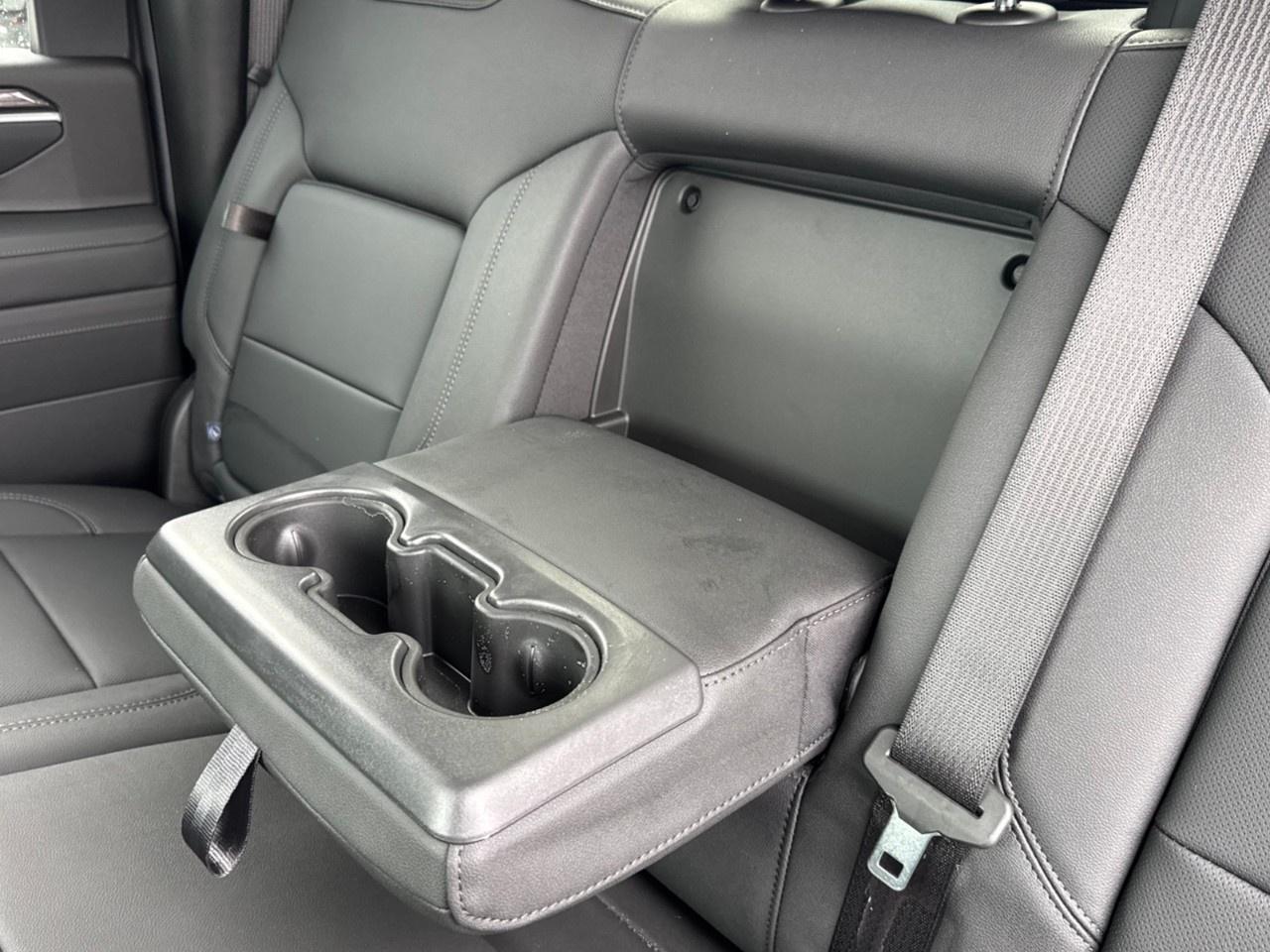 2026 Chevrolet SILVERADO 2500HD 4WD Crew Cab Standard Box LTZ Photo