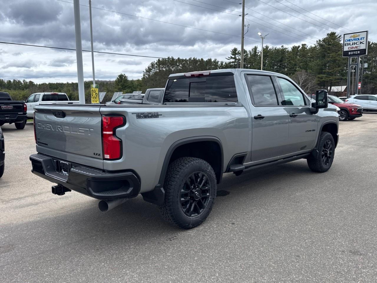 2026 Chevrolet SILVERADO 2500HD 4WD Crew Cab Standard Box LTZ Photo4