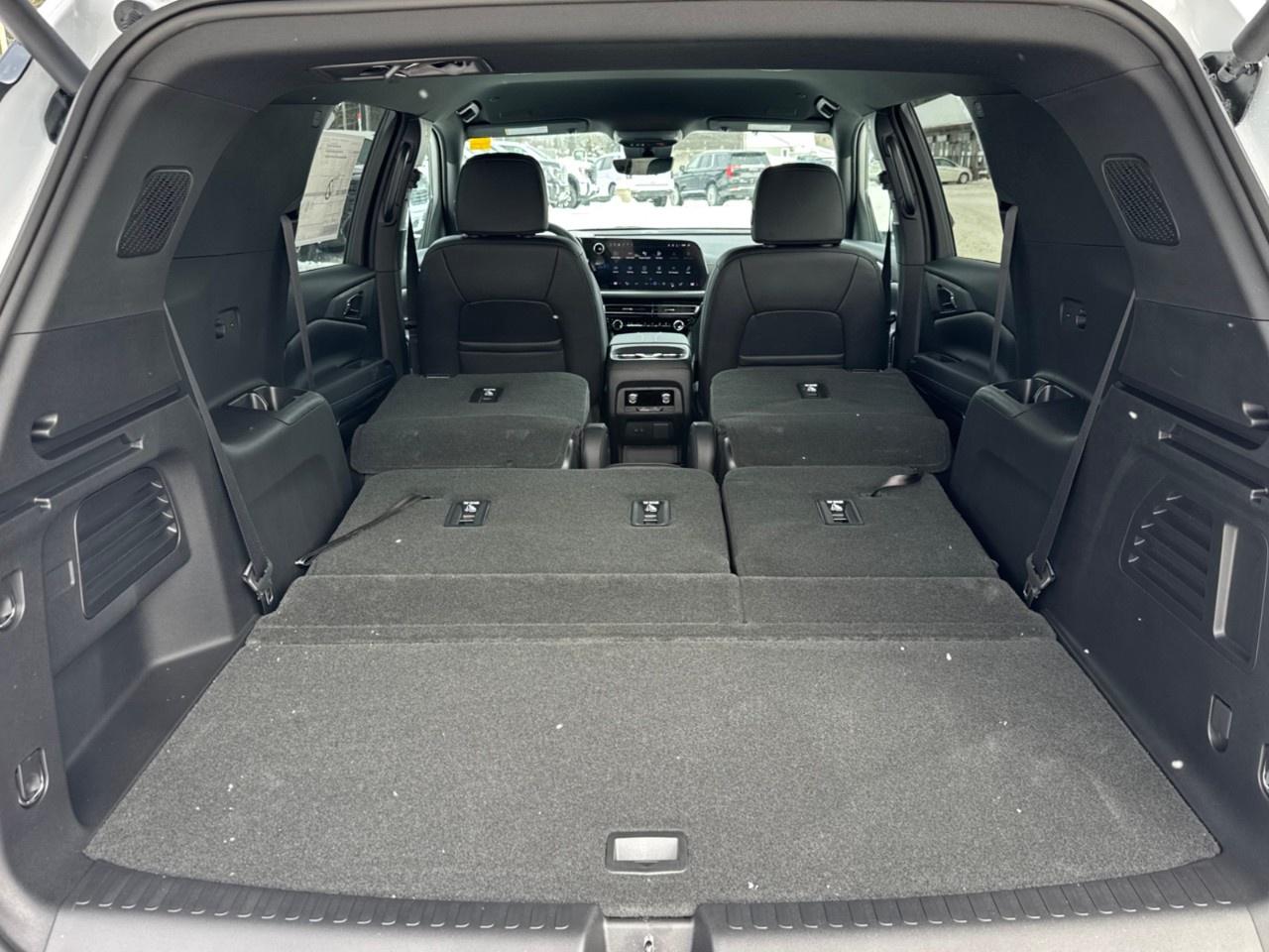 2026 Chevrolet Traverse AWD 4dr LT Photo