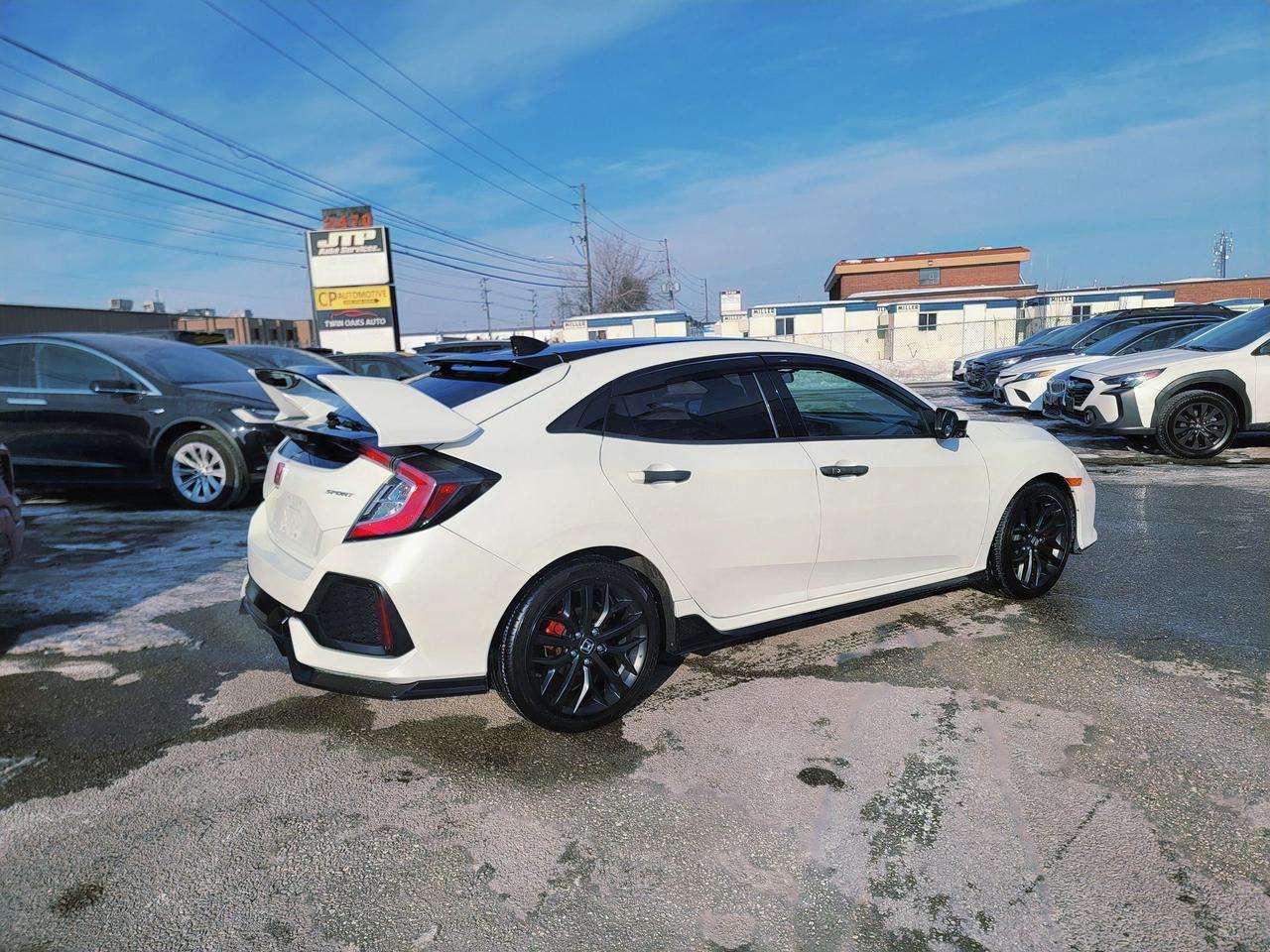 2018 Honda Civic Sport Photo2