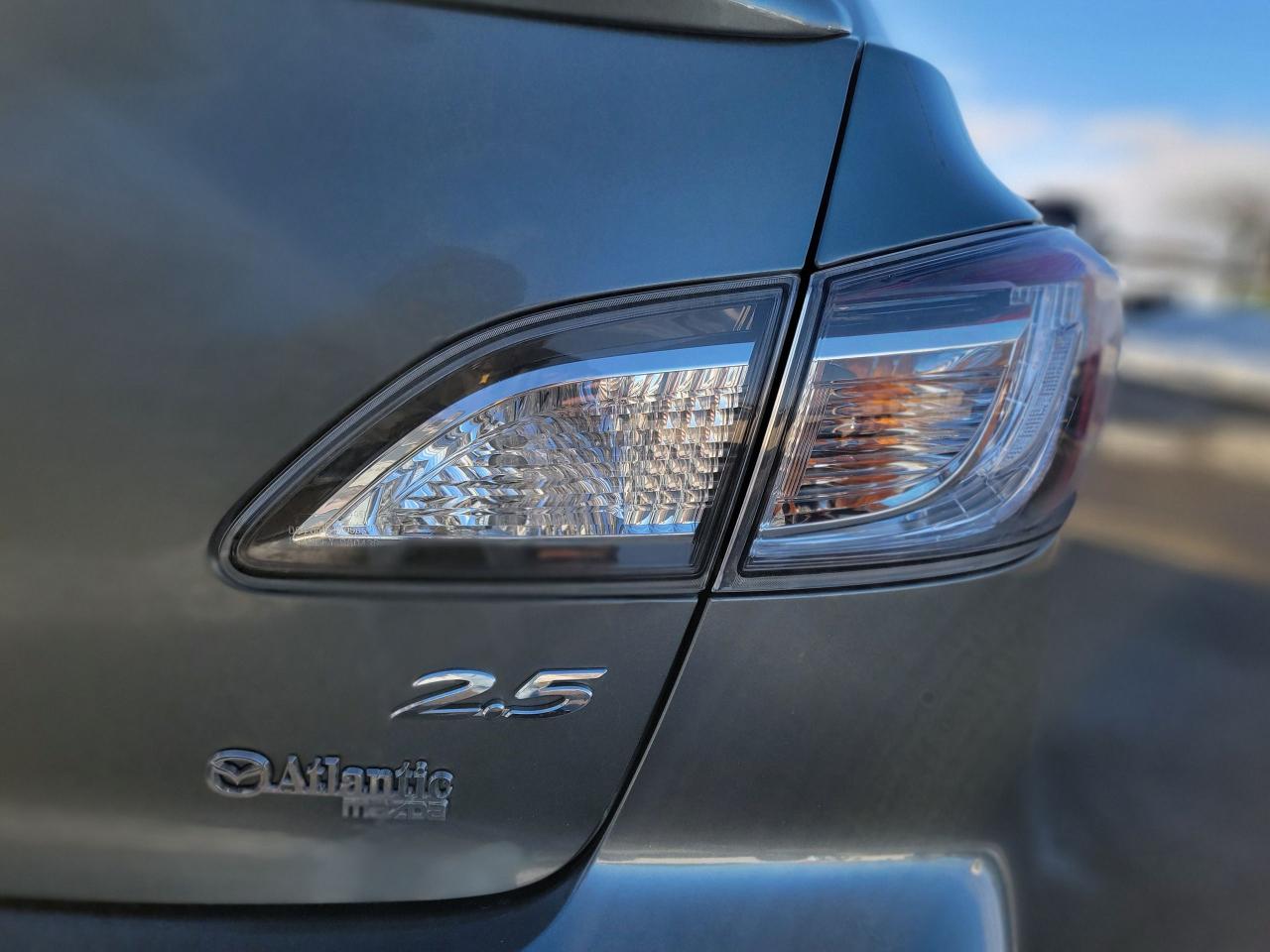 2012 Mazda MAZDA3 GT | 2.5 | LOW KMS | Leather | Sunroof Photo