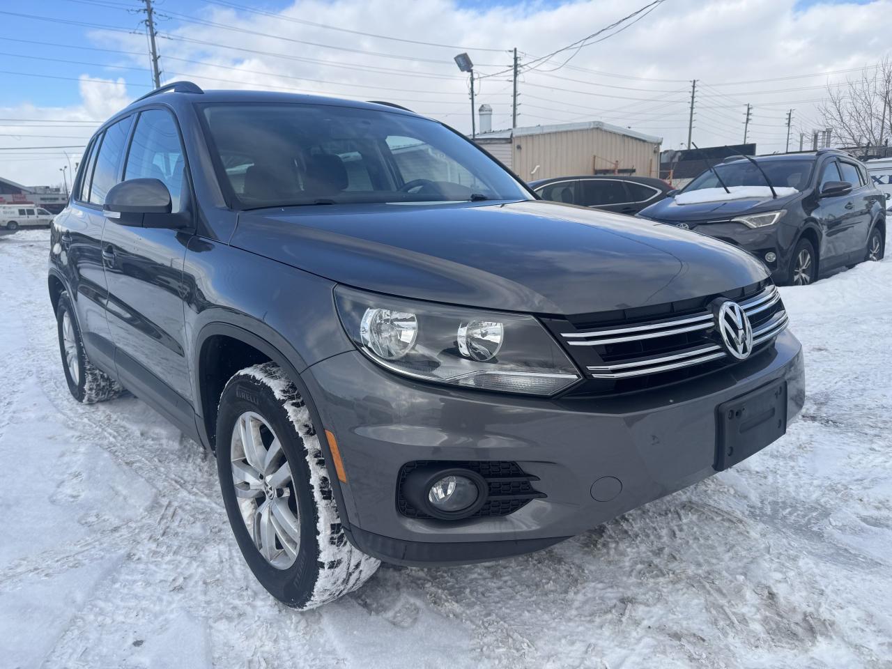 2015 Volkswagen Tiguan COMFORTLINE Photo2