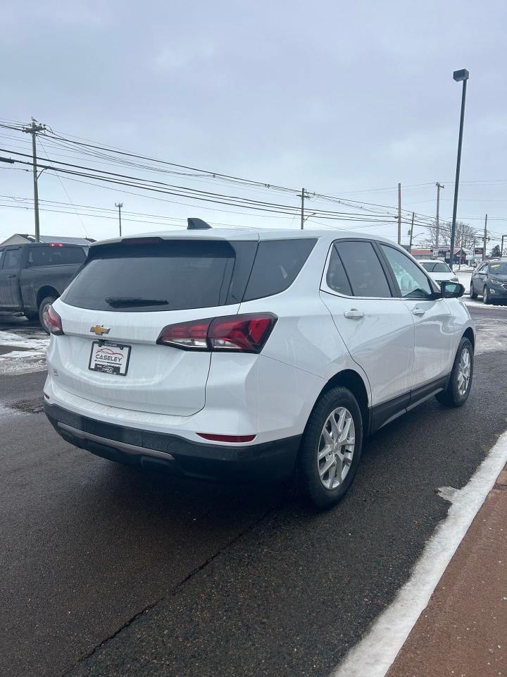 2024 Chevrolet Equinox LT Photo3