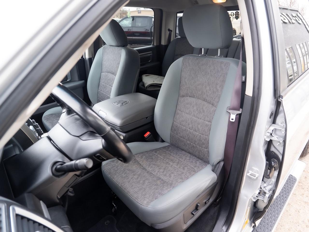 2015 RAM 1500 Big Horn 3.0L Diesel Photo17