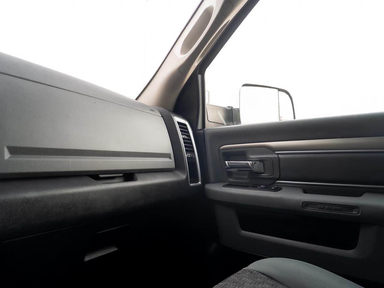 2015 RAM 1500 Big Horn 3.0L Diesel Photo36