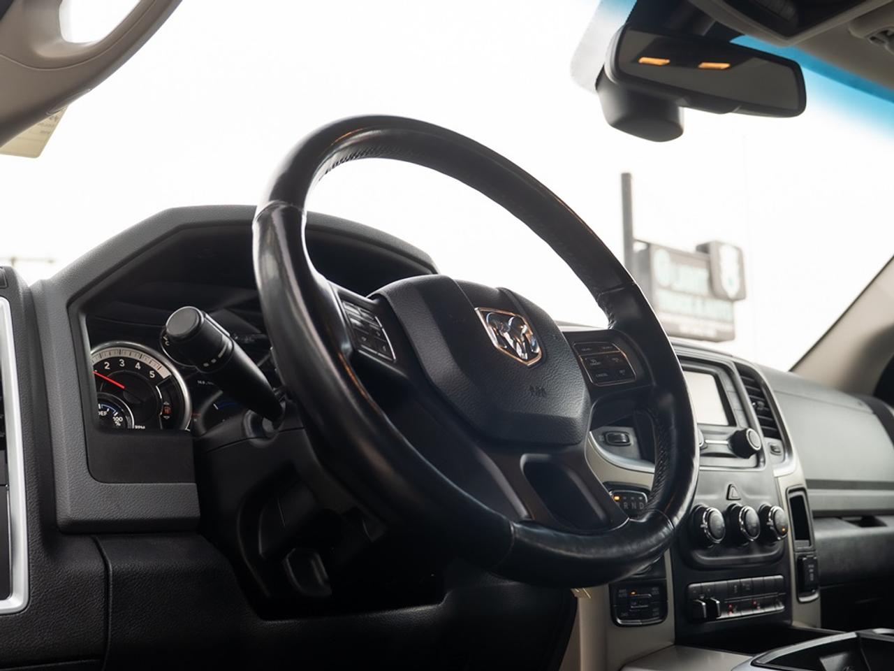 2015 RAM 1500 Big Horn 3.0L Diesel Photo13