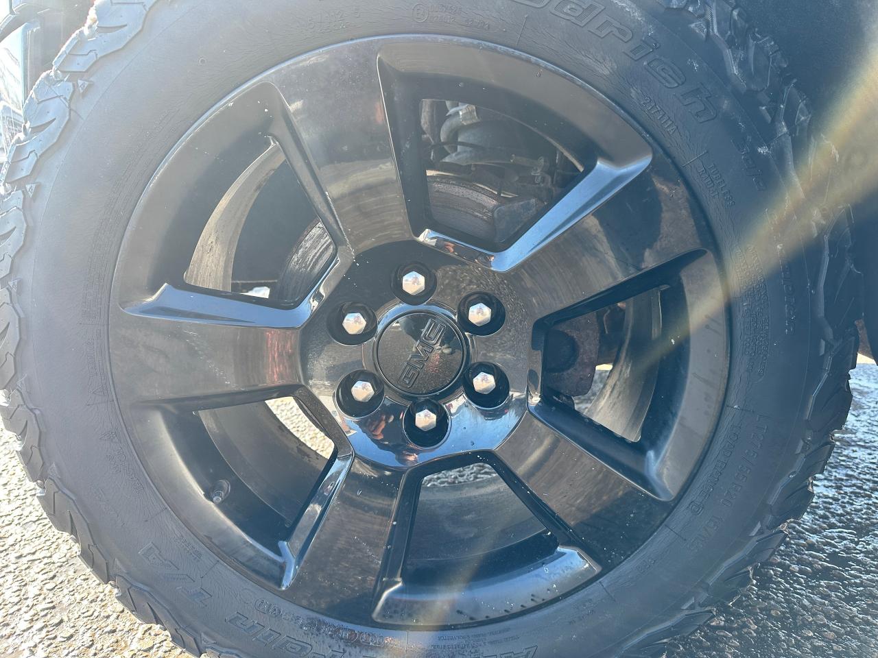 2018 GMC Sierra 1500 Base4x4 DoubleCab 5.3L 6-Pass XM CarPlay BackupCam Photo