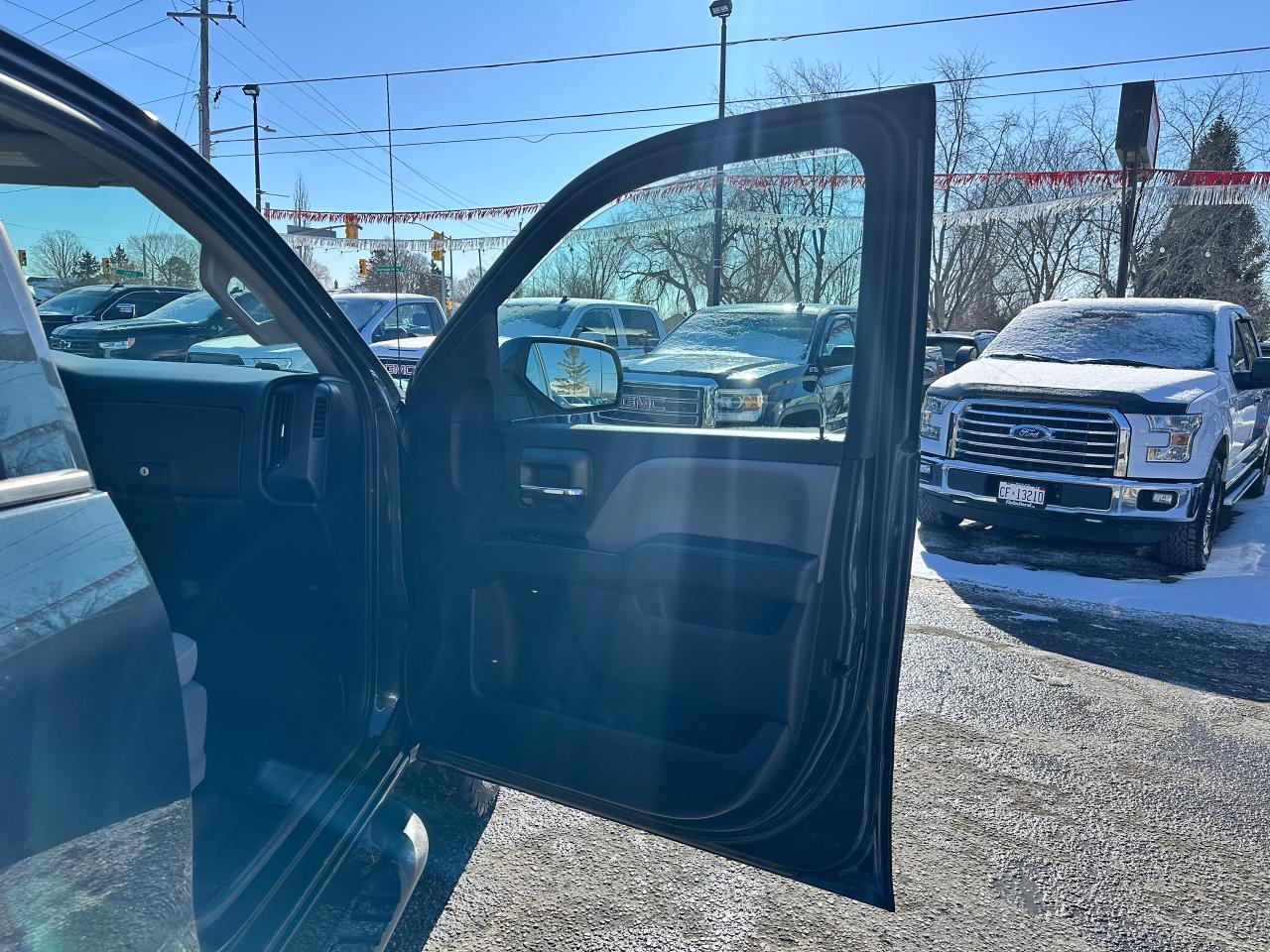 2018 GMC Sierra 1500 Base4x4 DoubleCab 5.3L 6-Pass XM CarPlay BackupCam Photo