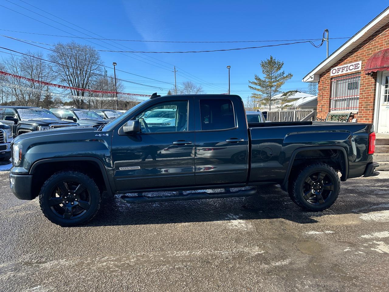 2018 GMC Sierra 1500 Base4x4 DoubleCab 5.3L 6-Pass XM CarPlay BackupCam Photo