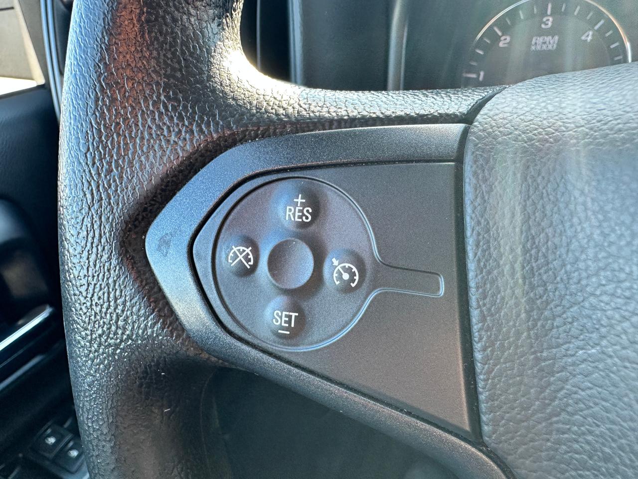 2018 GMC Sierra 1500 Base4x4 DoubleCab 5.3L 6-Pass XM CarPlay BackupCam Photo