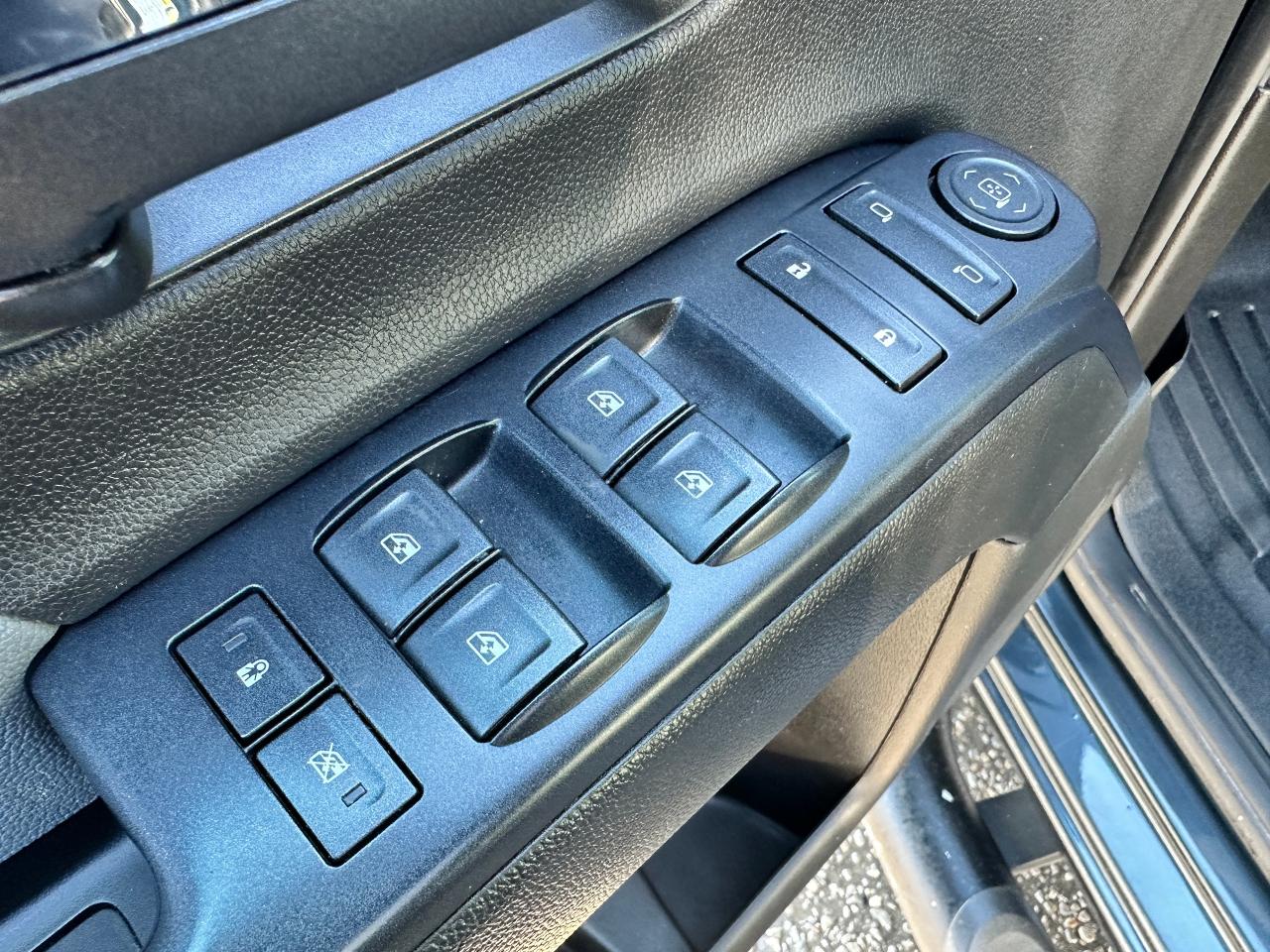 2018 GMC Sierra 1500 Base4x4 DoubleCab 5.3L 6-Pass XM CarPlay BackupCam Photo