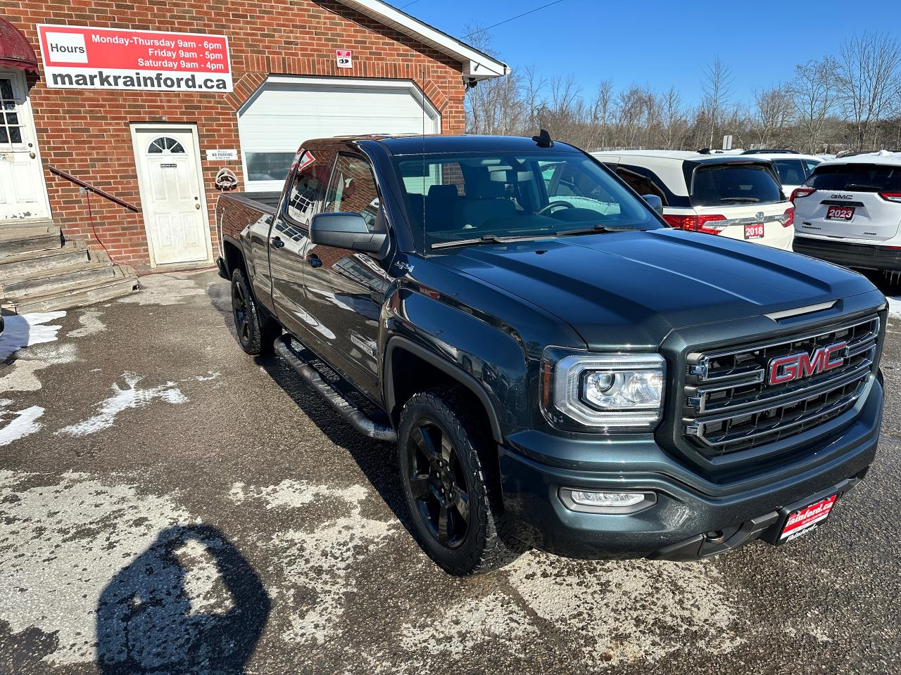 2018 GMC Sierra 1500 Base4x4 DoubleCab 5.3L 6-Pass XM CarPlay BackupCam Photo