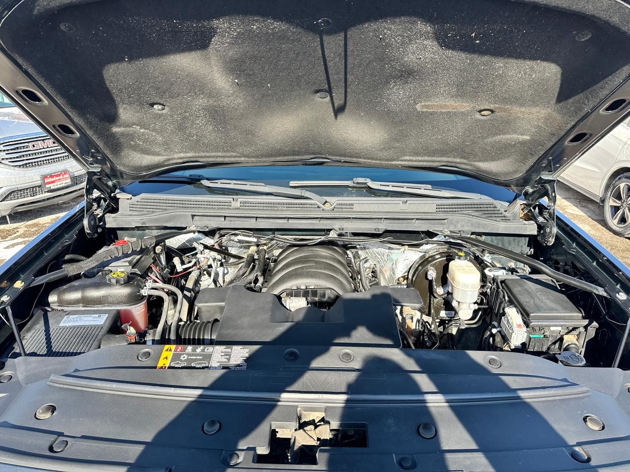 2018 GMC Sierra 1500 Base4x4 DoubleCab 5.3L 6-Pass XM CarPlay BackupCam Photo