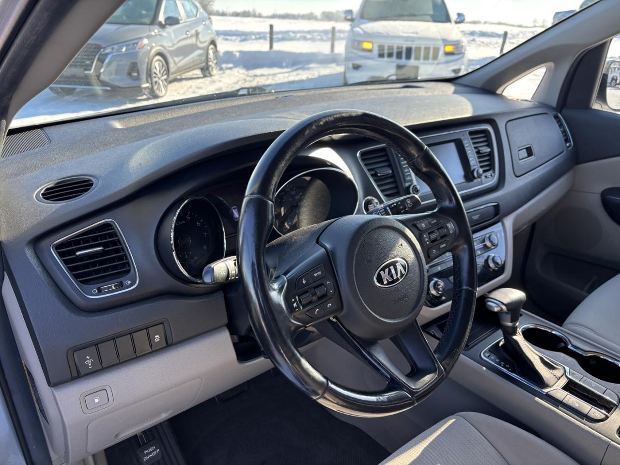 2020 Kia Sedona LX Photo