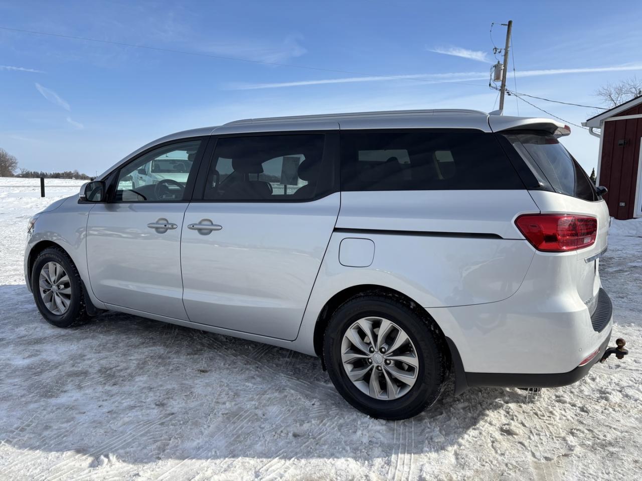 2020 Kia Sedona LX Photo