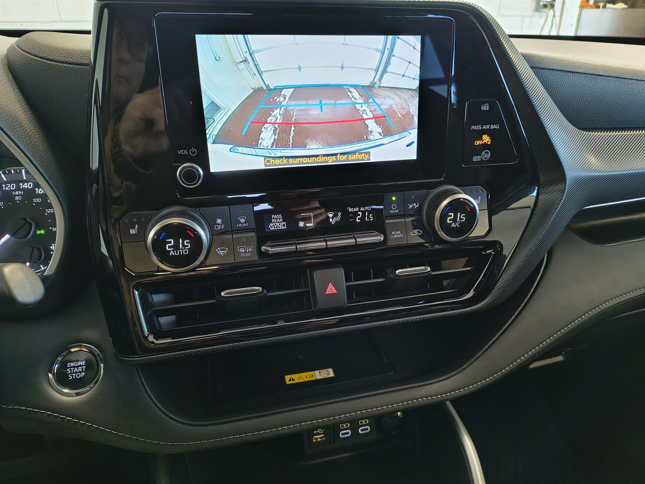 2023 Toyota Highlander XSE Photo