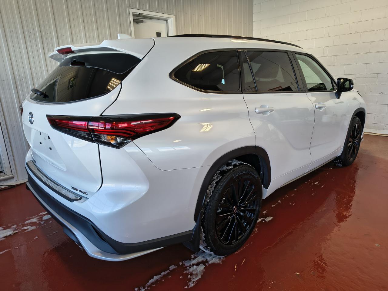 2023 Toyota Highlander XSE Photo0