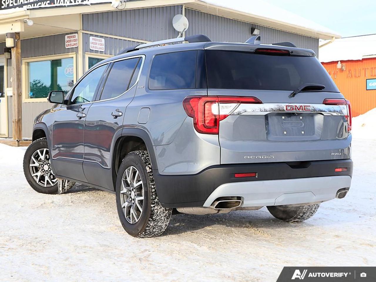 2020 GMC Acadia SLE,AWD,LOW KM'S,7 PASS,REMOTE START,PWR T/GATE - Photo #4